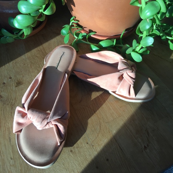 *SOLD* Jeffery Campbell Sadie Slip-on blush - Picture 3 of 5